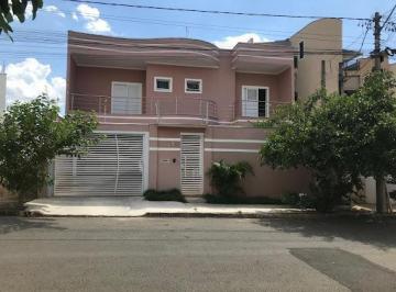 a4d8b1a41552d94a37ee5ee1aed06f20443812bb · Sobrado com 4 quartos e piscina!