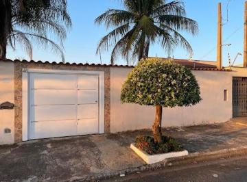 5d50d9855f8ebe1e1b9a08376935a069e774a678 · Casa de Bairro no Jardim Santana,com 2 quartos.