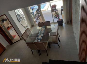 3a7a0c47f90b55bd2217496db7c716c91abb6cd4 · Sobrado de alto padrão recém reformado com piscina, suite master, e área gourmet completa.