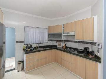cef2ce65e116b34f9acf054889aae70f199c3640 · Casa Térrea no Jardim Residencial Ravagnani,com 3 quartos.