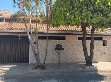 7d72fda2abd825f01b2254005c759375d76408c8 · Casa Terrea no Jardim das Colinas