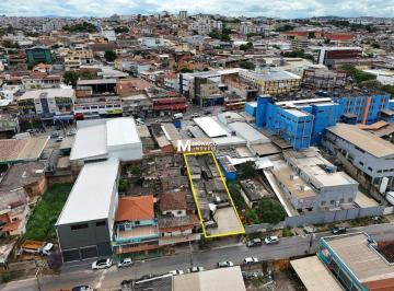 Terreno · 438m² · Lote comercial com loja e 4 barracões à venda no Jardim Industrial