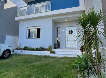 Casa · 209m² · 3 Quartos · Casa à venda - no Centro