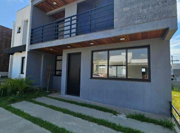 Casa · 150m² · 3 Quartos · Casa à venda - no Jardim do Cocão