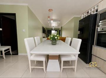 Casa · 200m² · 3 Quartos · Casa à venda - em Santa Isabel