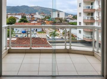 Apartamento · 70m² · 2 Quartos · 1 Vaga · Elegância funcional com a luz do pôr do sol em Angra
