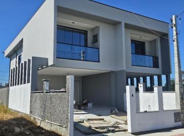 img1 · Casa de 3 suítes com ampla área privativa em Sertão do Maruim, São José