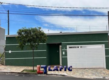 Casa · 230m² · 3 Quartos · 2 Vagas · Casa Padrão em São Carlos