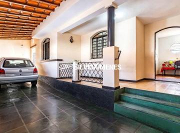 Casa · 219m² · 4 Quartos · 2 Vagas · Casa com 4 quartos à Venda, Carlos Prates - Belo Horizonte