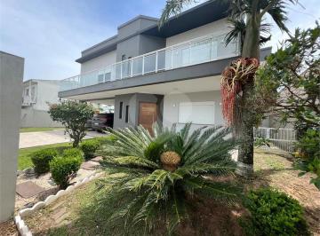 Imagem Principal · 350 m², 3 suítes, piscina, energia solar e 4 vagas.