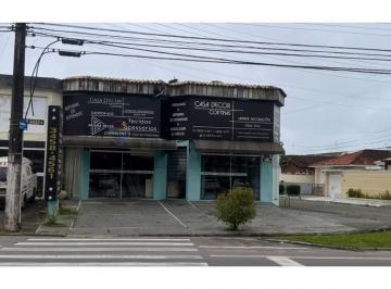 Comercial · 154m² · 2 Vagas · Casa Comercial em Peruíbe: Oportunidade de Expansão