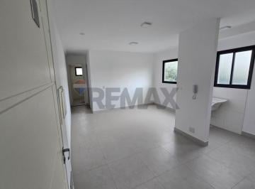 Apartamento · 40m² · 1 Quarto · 🌟 Apartamento Reformado a Passos do Metrô Penha – Pronto para Morar!
