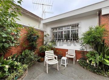 Casa · 220m² · 4 Quartos · 4 Vagas · Excelente casa térrea em localização estratégica em um dos bairros mais queridos de São Paulo: o Ipi