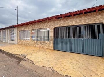 Casa · 250m² · 3 Quartos · 3 Vagas · CASA TÉRREA EM TAGUATINGA NORTE | COZINHA PLANEJADA, QUINTAL COBERTO E 3 VAGAS