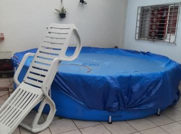 Casa · 139m² · 3 Quartos · 4 Vagas · Casa bem localizada próximo a comércios, zona 1!