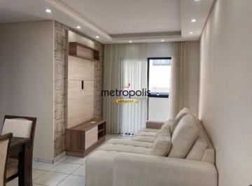 Sala · Rua residencial calma com trânsito local e ótima valorização imobiliária.