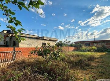 Terreno · 400m² · 2 Quartos · 3 Vagas · Lote à venda com aproximadamente 400 m² na Rua 3, em Vicente Pires