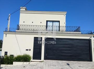 Casa · 252m² · 3 Quartos · 2 Vagas · Casa à venda no Pinheirinho