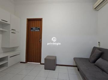 Apartamento · 42m² · 1 Quarto · Conjugado dividido em quarto e sala, totalmente reformado disponível para venda no Catete.