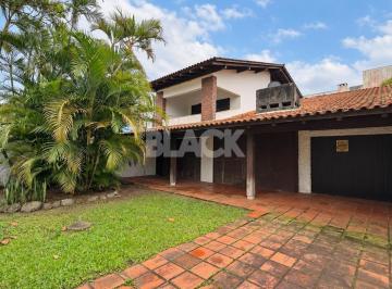 Casa · 99m² · 6 Quartos · 3 Vagas · Casa na Praia com 6 dormitórios