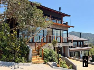 Casa · 265m² · 3 Quartos · 2 Vagas · Casa à venda na Praia do Siriú - Garopaba/SC