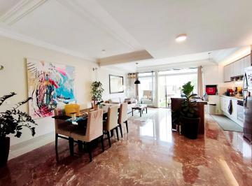 Casa · 141m² · 4 Quartos · 4 Vagas · Sobrado Padrão com amplo terreno- Costeira