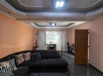 Imagem Principal · Casa à Venda | 190 m² | 4 dormitórios, 1 suíte | 5 vagas na Vila Ponte Rasa!