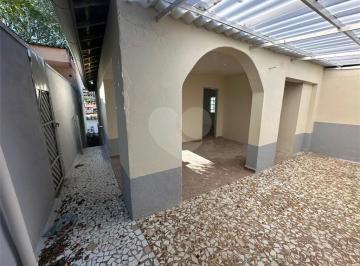 Imagem Principal · Charme e Sossego na Vila Pereira Cerca: Casa Arejada Próxima à Paula Ferreira