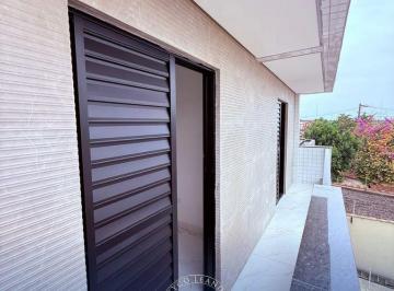 b4ecyuc2ytfmn2zjyzi2nzu4_md · Duplex com 3 dormitórios sendo 1 suíte - Beira Mar - São Vicente