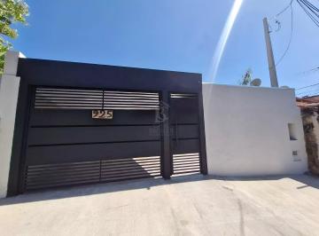 Casa · 20m² · 2 Quartos · 2 Vagas · Casa em Palmital, Marília/SP de 20m² 2 quartos para locação R$ 2.200,00/mes