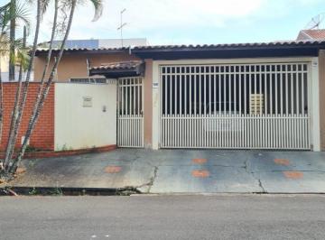 Casa · 175m² · 4 Quartos · 2 Vagas · Casa Padrão em São Carlos