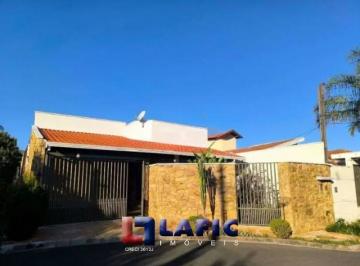 Casa · 180m² · 3 Quartos · 2 Vagas · Casa Padrão em São Carlos