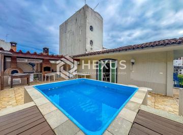 Foto · Cobertura reformada com varanda e piscina no Jardim Astúrias, Guarujá