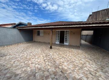 Casa de 4 quartos, Itanhaém · Belíssima casa lote inteiro com 04 quartos e piscina em Itanhaém