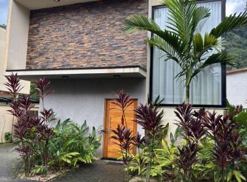 Casa de 3 quartos, São Sebastião · Casa à Venda e para Alugar em Boiçucanga