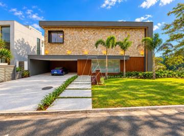 Casa · 480m² · 5 Quartos · 6 Vagas · Casa à venda em Alphaville, localizada no Residencial Vila Solaia.