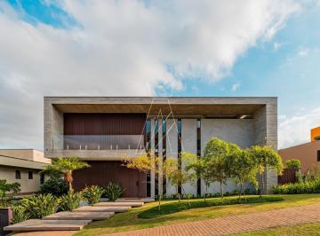 Casa · 650m² · 4 Quartos · 8 Vagas · Casa à venda no condomínio Alphaville Granja Viana - 4 suítes, 8 vagas.