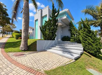 Casa · 420m² · 4 Quartos · 6 Vagas · Casa à venda e para locação em Alphaville, localizada no condomínio Itahyê.