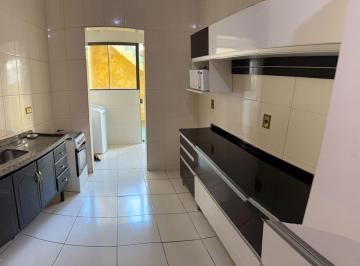 Apartamento de 2 quartos, São Roque · Apartamento a venda no condomínio Dinorah. Próximo ao centro de São Roque