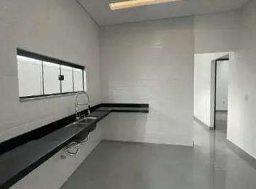 Casa de 4 quartos, São Bernardo do Campo · Vendo Um Imóvel Na Região De São Bernard Do Campo, Com 4 Quartos Por Apenas 575