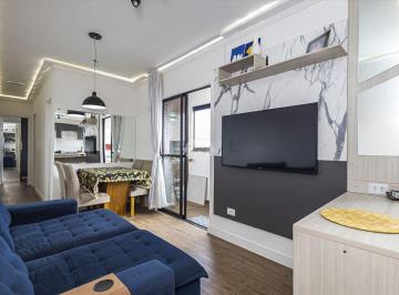 Apartamento de 2 quartos, Curitiba · Apartamento Mobiliado com 2 Quartos, Churrasqueira e Vaga de Garagem no Portão