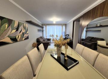 01 · Apartamento de 95,58 m² com suíte e vaga no Itacorubi