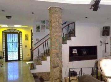 Photo 1 · Sobrado com 5 dormitórios à venda, 225 m² por R$ 2.299.000 - Indianópolis - São
