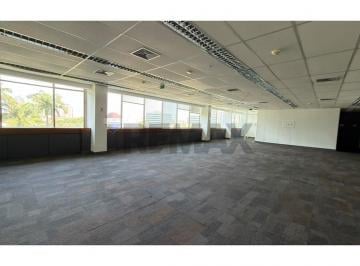 Comercial · 404m² · 9 Vagas · Sala Comercial para alugar em Barra Da Tijuca de 404.00m² com 9 Garagens