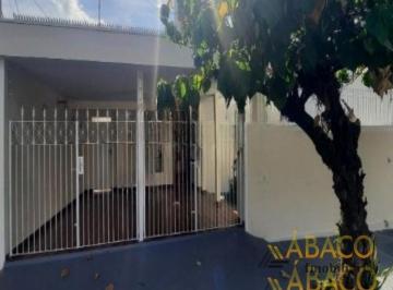 Casa · 110m² · 2 Quartos · 1 Vaga · Casa para alugar em Centro de 110.00m² com 2 Quartos e 1 Garagem