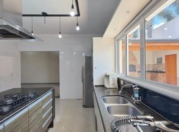 Casa · 300m² · 3 Quartos · 4 Vagas · Casa para alugar em JARDIM PORTAL DE ITAICI de 300.00m² com 3 Quartos, 3 Suites e 4 Garagens
