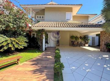 Casa · 323m² · 4 Quartos · 4 Vagas · Villa Martins - Sua Casa de Verão para Celebrar a Vida no Jardim Acapulco.