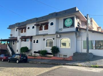 Comercial de 22 quartos, Peruíbe · Hotel com piscina e ótima estrutura com área de 900m2 e excelente localização próximo a praia
