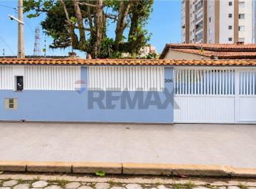 Casa · 130m² · 2 Quartos · 6 Vagas · Casa Térrea no Centro de Peruíbe próxima ao comércio em geral e praia