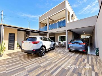 154236_be3dd478-b177-4513-900e-440c73aaf05a_2x.jpg · Quinta dos Ipês - Casa com 2 Suítes, Energia Solar e Espaço Gourmet no Jardim Botânico